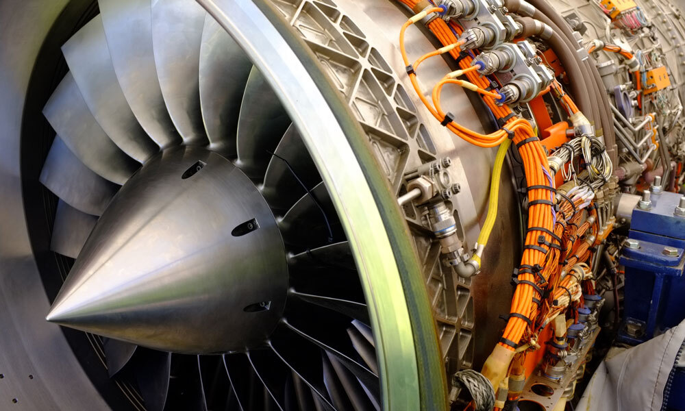 visserie-titane-pour-moteur-avion-militaire-visserie-aeronautique-FDI-fixations